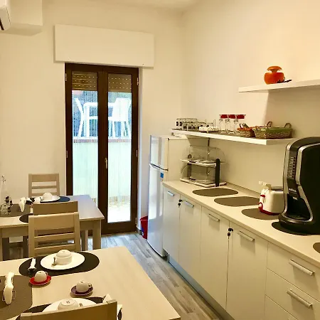 Alojamento de Acomodação e Pequeno-almoço Caruso 2*