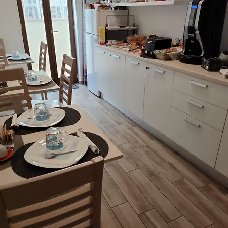Bed & Breakfast Caruso 2*